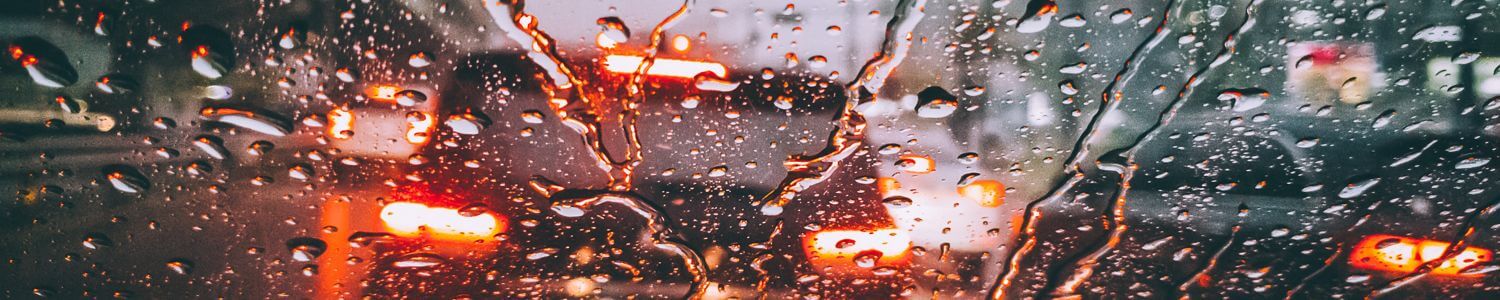 Was Kann Auf Nasser Fahrbahn Zu Aquaplaning Wasserglätte Führen